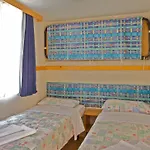 Parco vacanze Arena Indije Mobile Homes 4*