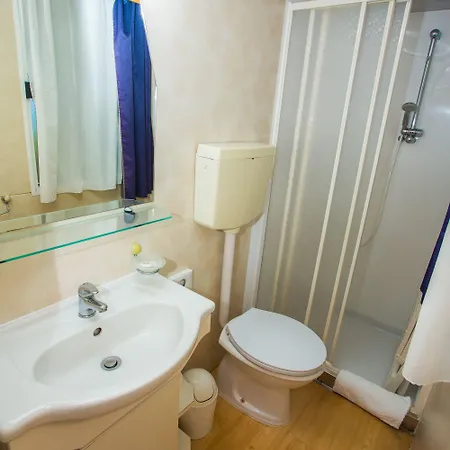 Arena Indije Mobile Homes ホリデーパーク