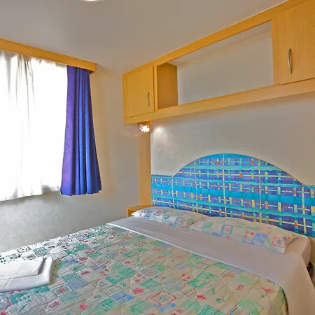 منتزه العطل Arena Indije Mobile Homes بنجول