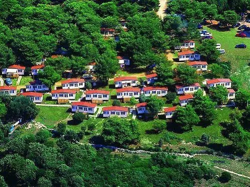 Parco vacanze Arena Indije Mobile Homes 4*