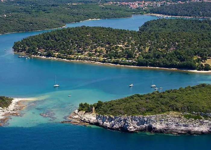 Parco vacanze Arena Indije Mobile Homes 4*