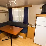 Arena Indije Mobile Homes 4* بنجول