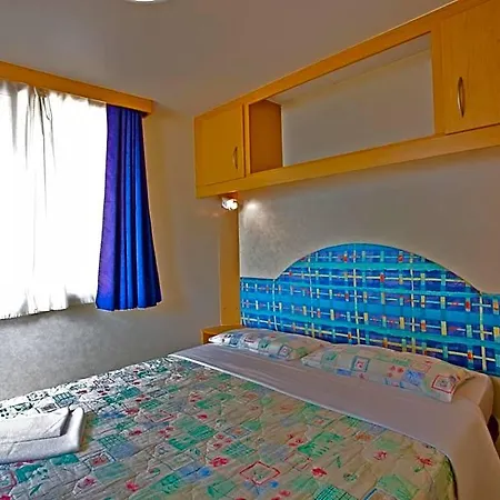ホリデーパーク Arena Indije Mobile Homes バニョレ