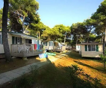 ホリデーパーク Arena Indije Mobile Homes 4*