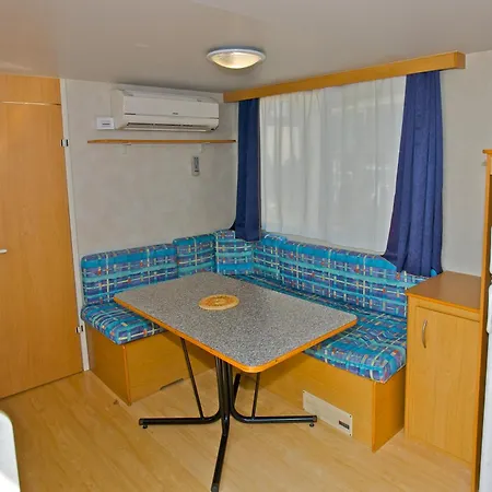 Arena Indije Mobile Homes ホリデーパーク バニョレ